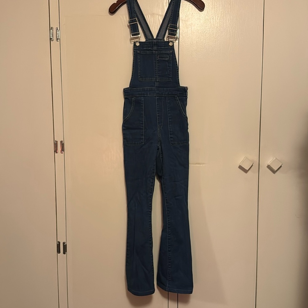 Gap stretchy skinny flare overalls | XS
